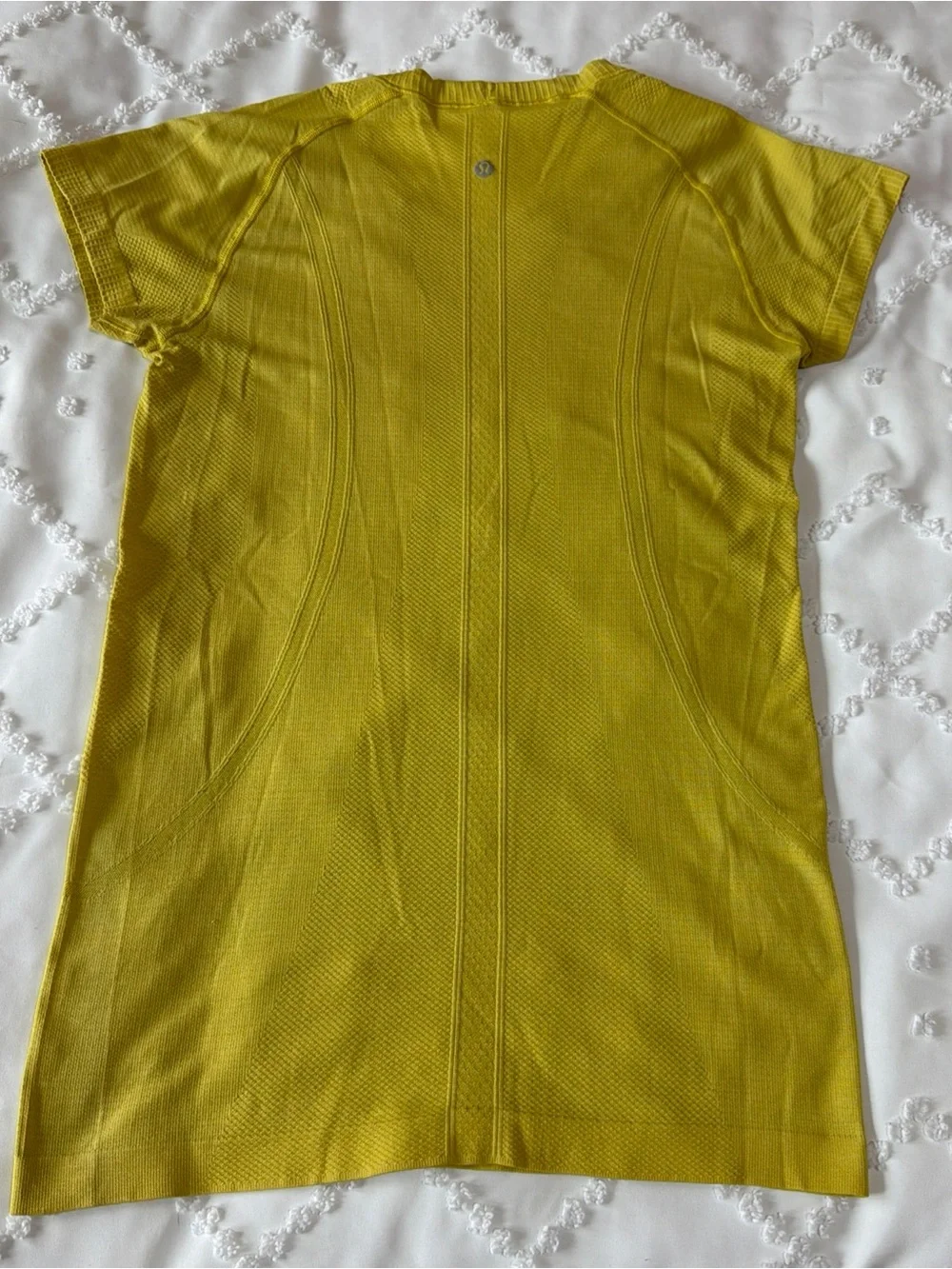 Lululemon Swiftly Tech 2.0 Short Sleeve Tee Gold Yellow Mustard Women’s Size 8 - Picture 6 of 7